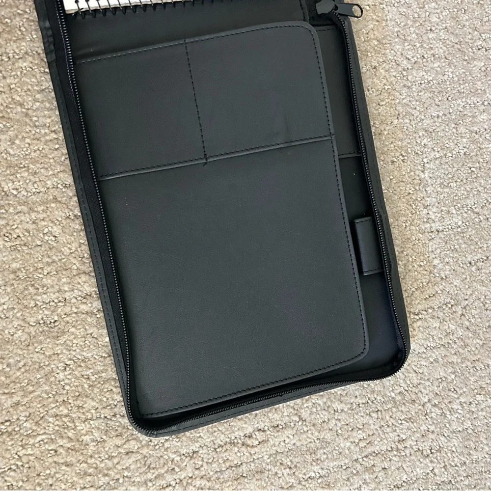 Portfolio faux blk leather 8” x 10” zippered SUPER FAST SHIPPING